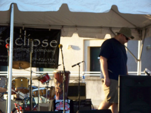 Tom Pisani setting up at the Lincolnville Festival 2009